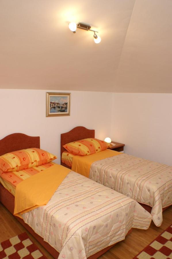 Apartments By The Sea Supetar, Brac - 4274 Eksteriør billede